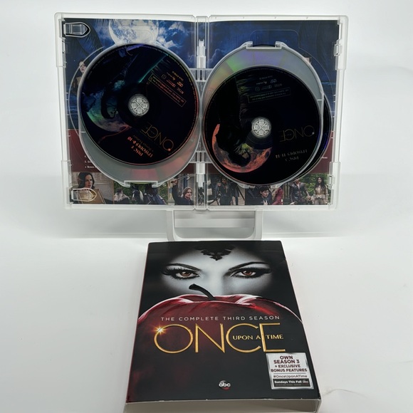 Once Upon A Time: The Complete 3rd Season on DVD. 5 Discs - Picture 5 of 6